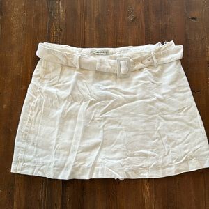 Abercrombie white linen skort/skirt with hidden shorts, size large -new with tag